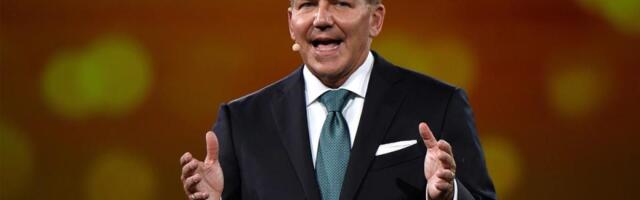 Paul Tudor Jones calls bitcoin the 'best inflation hedge,' warns of overvalued stocks