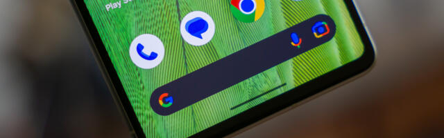 Google Search widget will let you customize its colors again