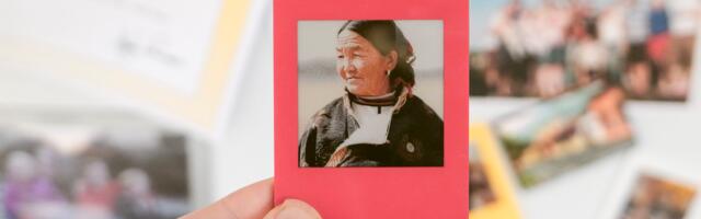 I tried the Vidabay Snap — and this tiny, $30 E Ink frame might just be the world’s most charming fridge magnet
