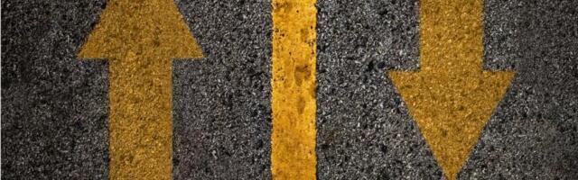 Bitcoin dips to $59,700 as Iran de-escalation lifts stocks but not crypto