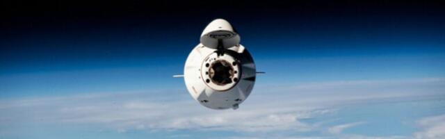 This is the coolest video you’ll see of a SpaceX Dragon capsule heading home