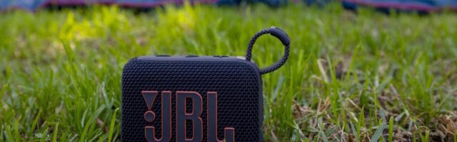 5 Mini Speakers That Actually Sound Good, According To Reviews