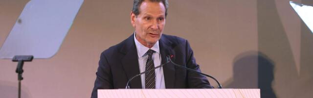 Verizon has a new CEO. Read Dan Schulman's first memo to employees