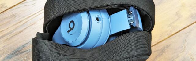 ‘How to describe it, other than slime or puke?’: another World Cup player dons unreleased Beats headphones and that’s got to be a custom colorway… right?