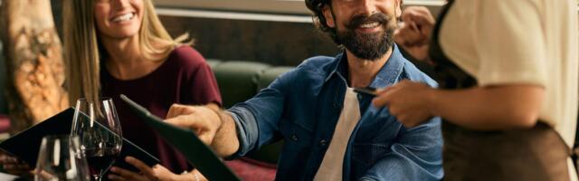 I Asked a Sommelier: Is It Lame to Use Wine Apps at a Restaurant?