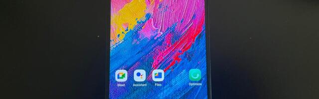 I Tested a $250 Budget Phone and It Didn't Make Me Look Like a Cheapskate