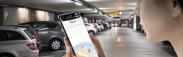Engineer uses an Honor Magic6 Pro's eye tracking feature to remotely control a car