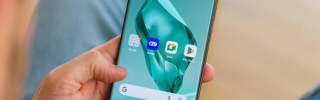 OnePlus 12 starts receiving the Android 16 update