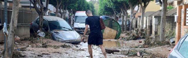 What caused Spain's deadly flash floods?