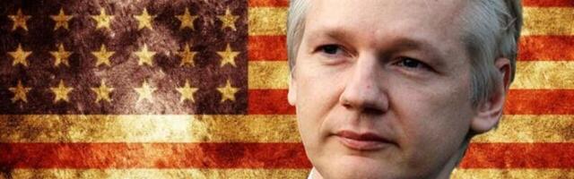 Julian Assange can be extradited to US, British judges rule