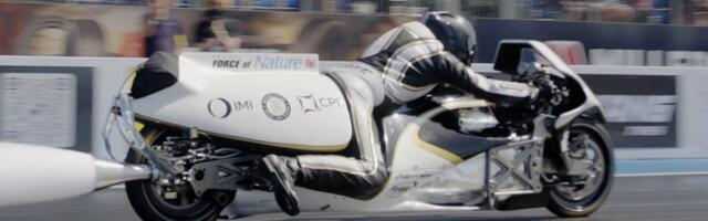 World's Fastest Steam-Powered Rocketbike video