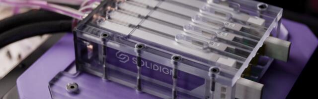 Solidigm touts industry's first liquid-cooled enterprise SSD — D7-PS1010 is an E.1 PCIe 5.0 drive with a wrap-around cold plate