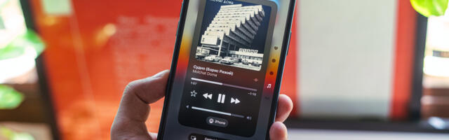 Here’s how to bring back the hidden lock screen volume controls on iOS 18.2