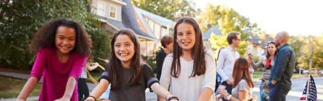 Builders help residents form their communities