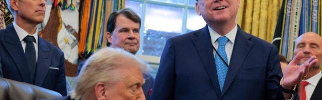 Trump's top economic advisor says Fed researchers should be punished for their recent views on tariffs