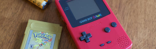 While You're Waiting For The Nintendo Switch 2, Here's What It's Like To Play A Game Boy Color In 2025
