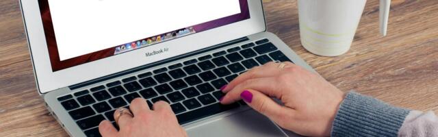 This MacBook Air M1 is now available for a holiday-friendly price