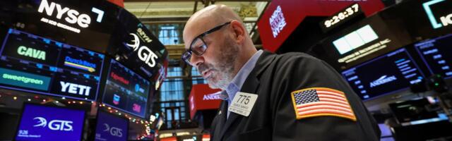 US tech stocks slide as Oracle data centre setback reignites AI concerns