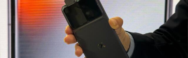 Honor's Robot Phone Has a Built-In Gimbal Camera... and Complimented My Hair