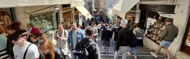 Junk Fees Win, Spirit Goes Upmarket and Venice Bans Groups