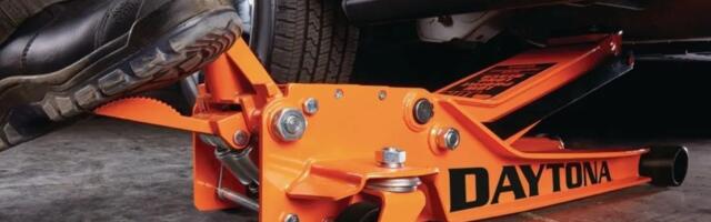 4 Floor Jacks That Outshine Harbor Freight's Daytona