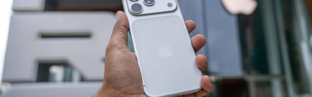 Apple and Intel will work together to manufacture chips in the US
