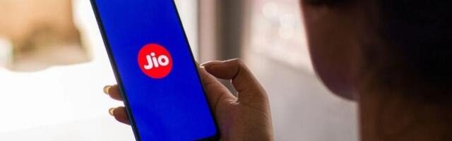 Jio Platform Q4: Net Profit Increases 13% to ₹7,935 Cr