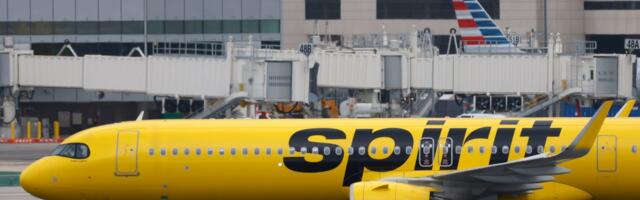 Spirit Airlines stock plunges after report it's considering filing for Chapter 11 bankruptcy