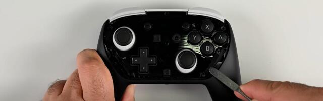 The Switch 2 Pro Controller does not seem easy to repair at all
