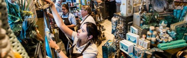 Cracker Barrel closes 2 of its Northern California restaurants