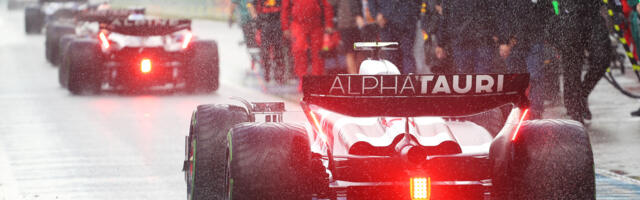 What Is The Red Flashing Light At The Back Of An F1 Car For?