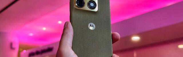 The Motorola Signature Is the Moto Phone I've Wanted for Years