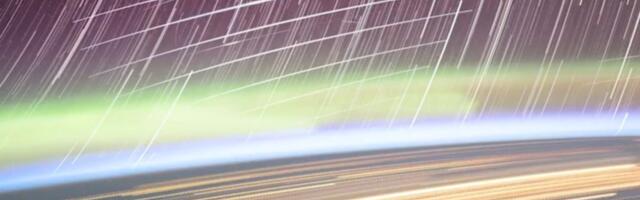 Trippy time-lapse shows Starlink satellites streak light across space