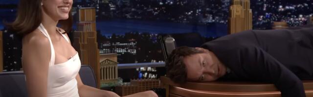 Margaret Qualleys interview with Jimmy Fallon goes completely off the rails