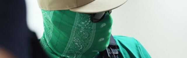 FBI Warns of Criminals Posing as ICE, Urges Agents to ID Themselves