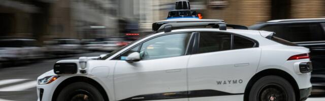 Driverless Waymo seemingly drives straight into oncoming traffic in viral video